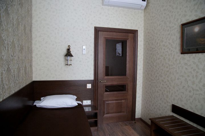 Room 17 of 118