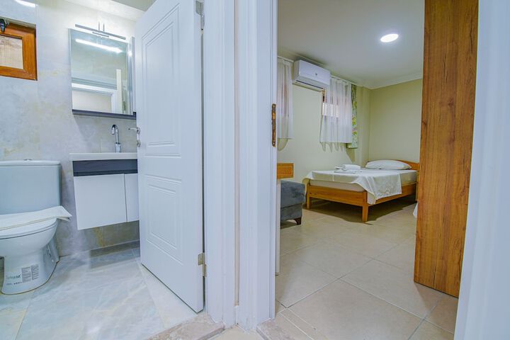 Room 44 of 61
