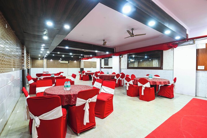 Ballroom/Hall 40 of 45