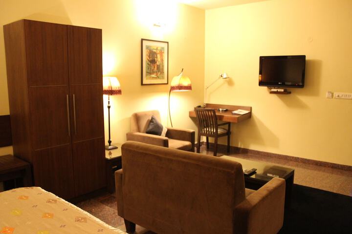 Room 11 of 27