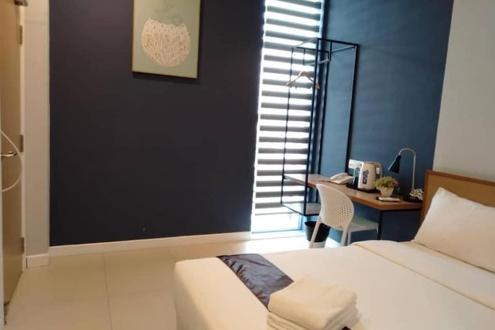 Room 30 of 63