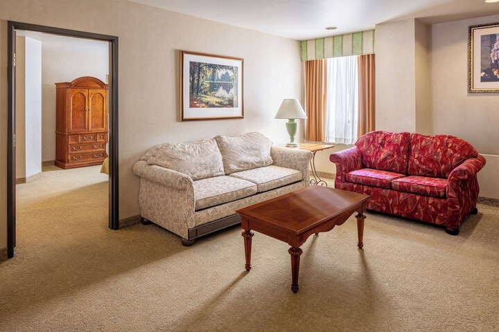Premium Deluxe King Bed (26 of 27)