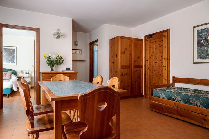 Room 3 of 67