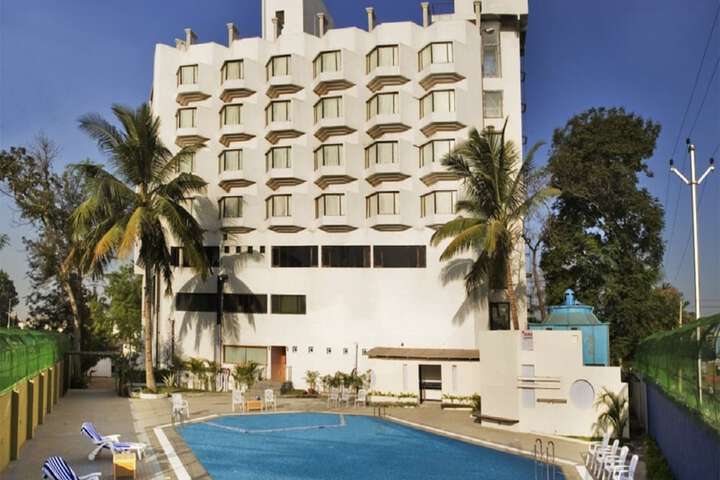 Pool Hotel