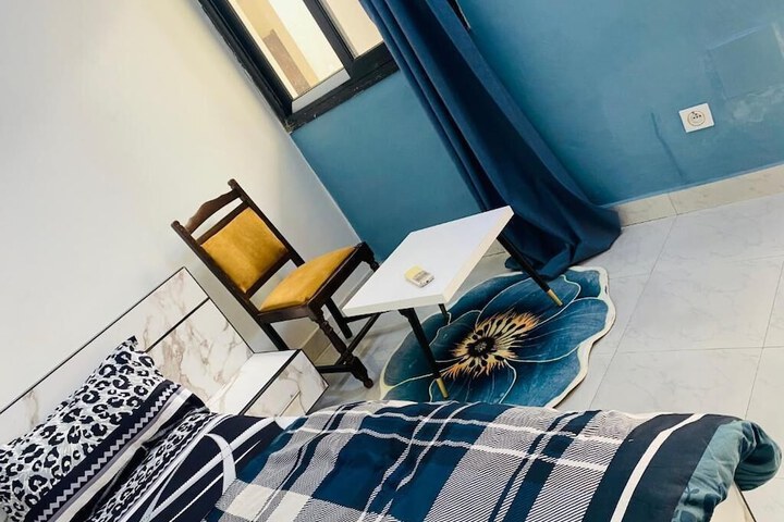 Room 2 of 6