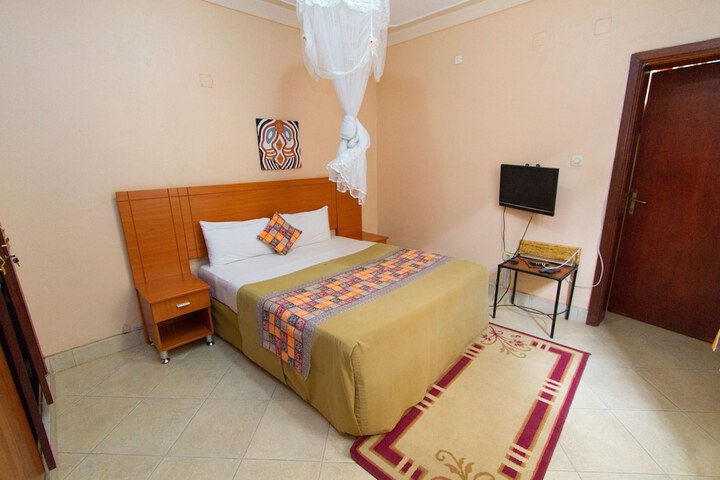 Room 8 of 29