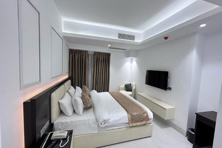 Room 7 of 20