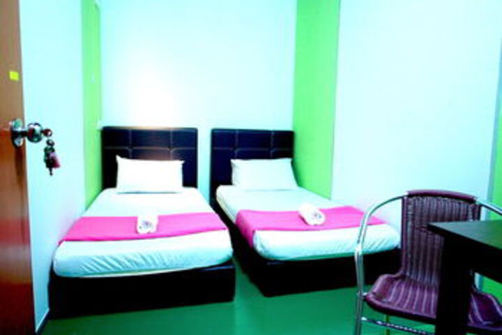 Room 16 of 26