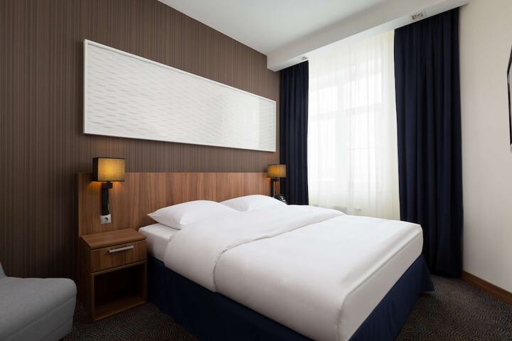 Room 21 of 275