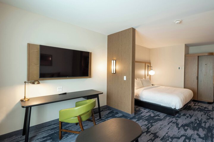 Room 10 of 29