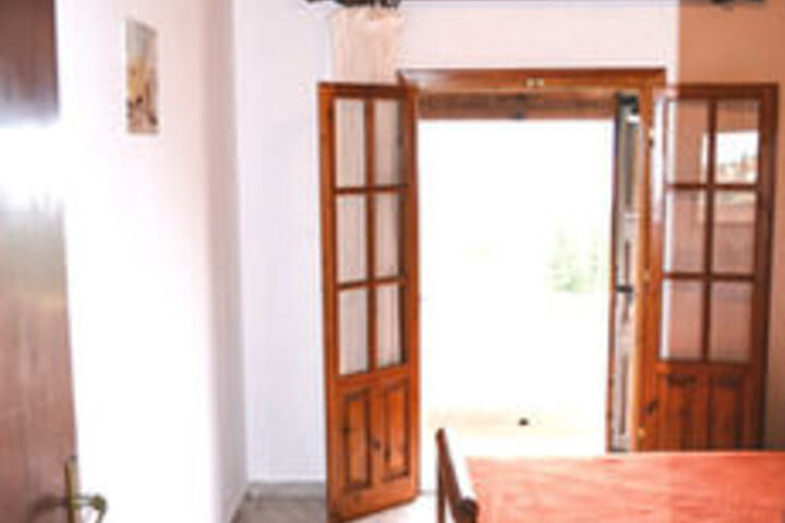 Room 7 of 16