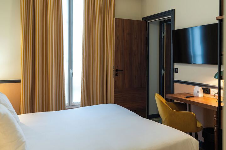 Room 21 of 46