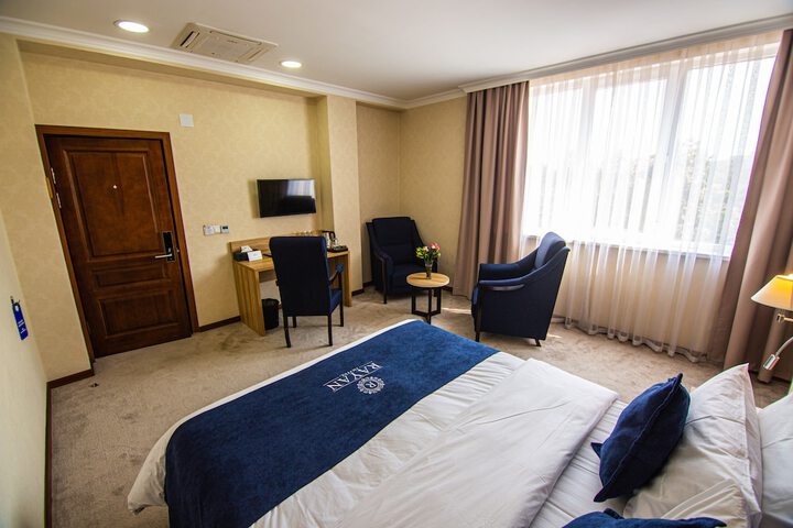 Room 8 of 47