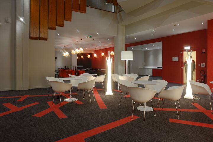 Entrance & Lobby
