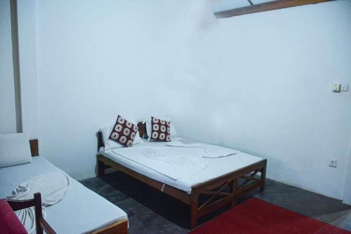 Room 3 of 47