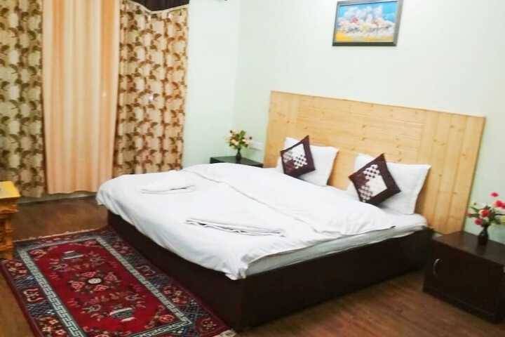 Room 6 of 54