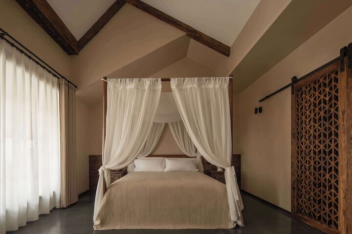 Room 28 of 78