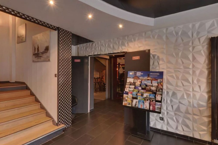 Hotel Lobby