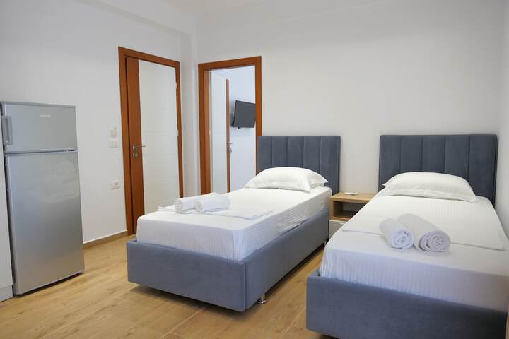 Room 3 of 53
