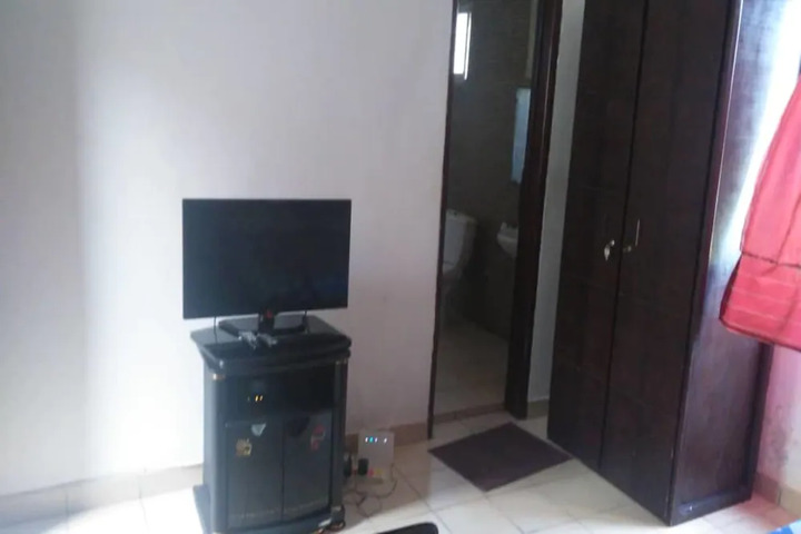 Room 2 of 4