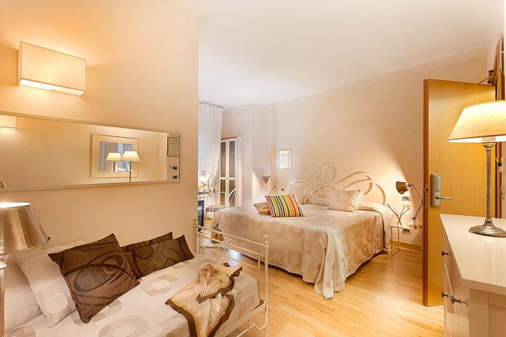 Room 8 of 62