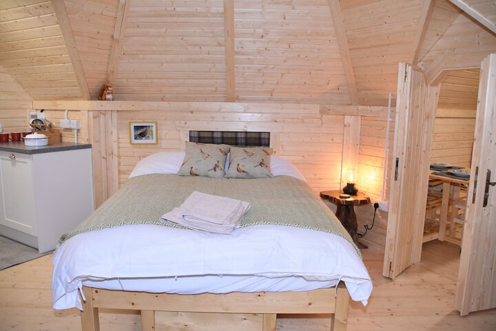 Room 2 of 32