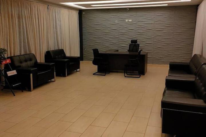 Lounge 70 of 110
