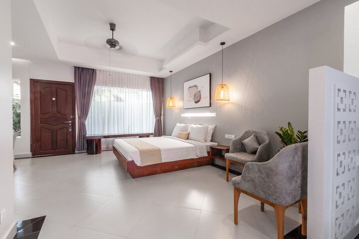 Room 3 of 32