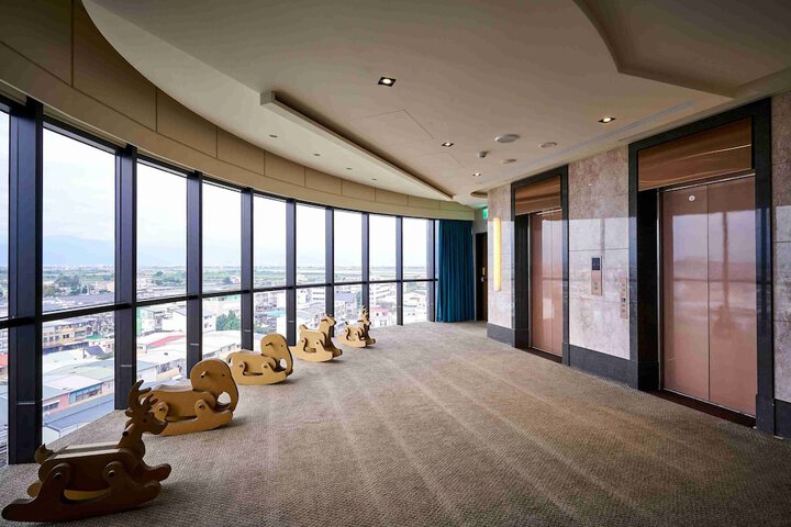 Ballroom/Hall 56 of 66