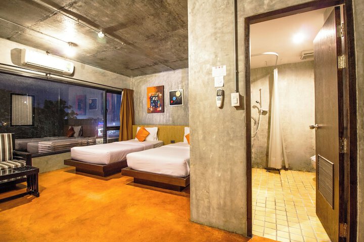 Room 22 of 28