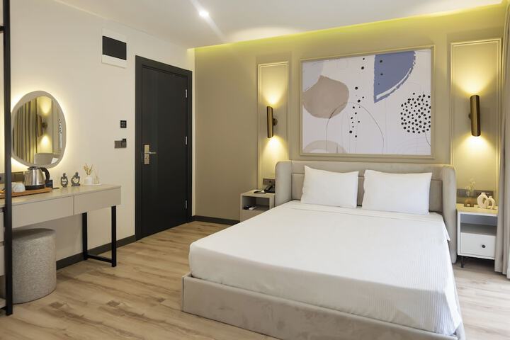 Room 52 of 111