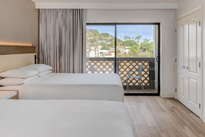 Room 10 of 73
