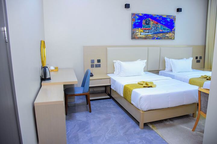 Room 18 of 97
