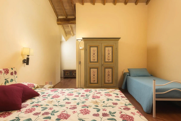 Room 2 of 21