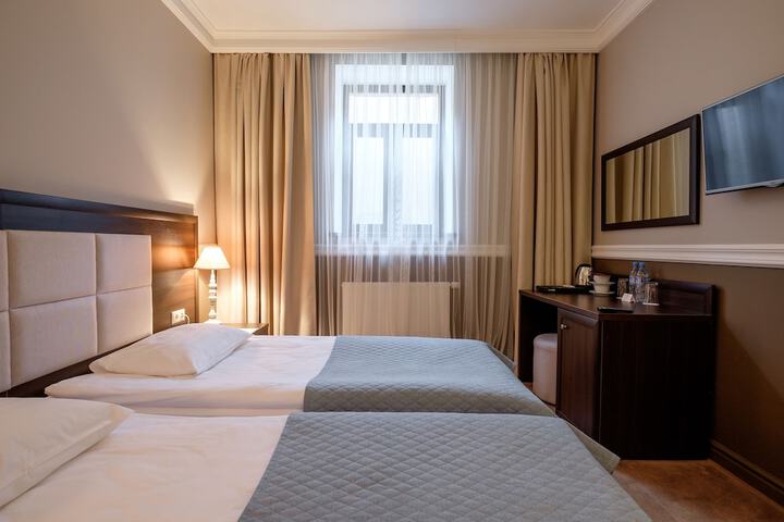 Room 12 of 49