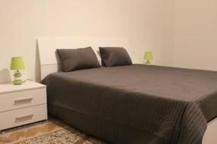 Room 11 of 34