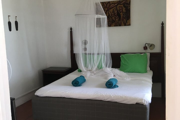 Room 14 of 170