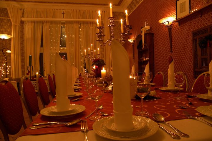 Ballroom/Hall 13 of 22