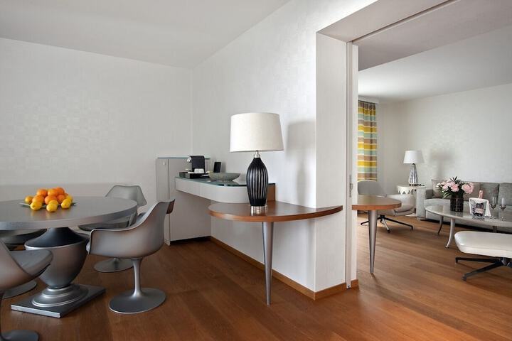 Room 55 of 110