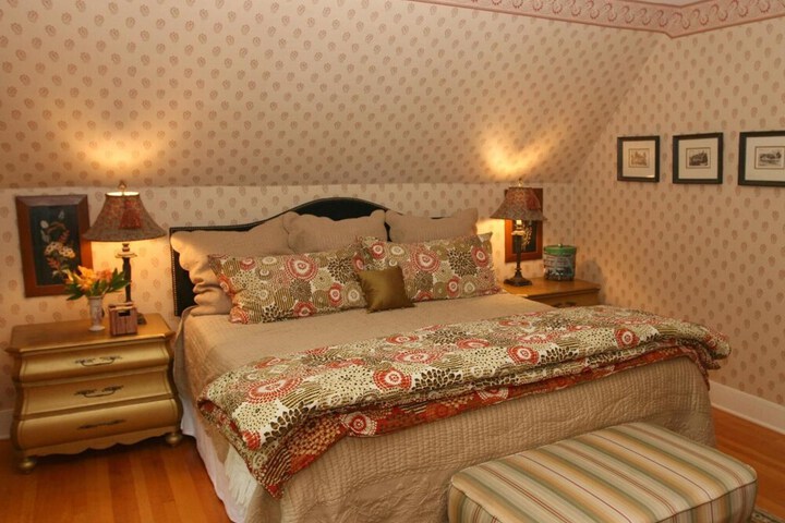 Room 11 of 48