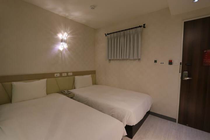 Room 20 of 99
