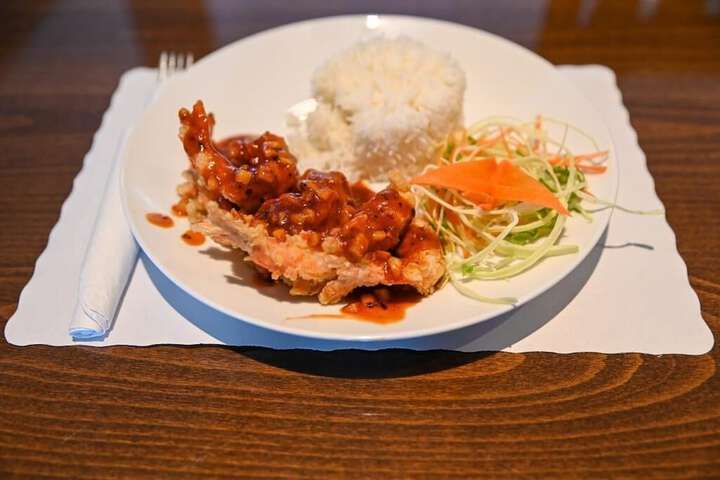 Dining 33 of 65