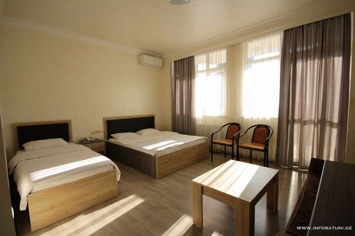 Room 4 of 12