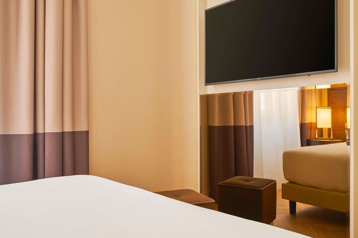 Room 54 of 163