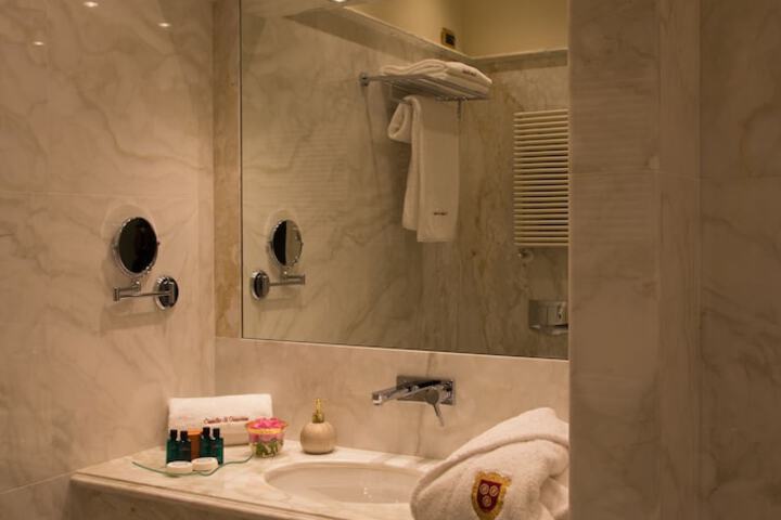 Room 45 of 79