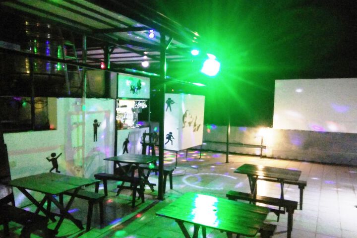 Lounge 97 of 126