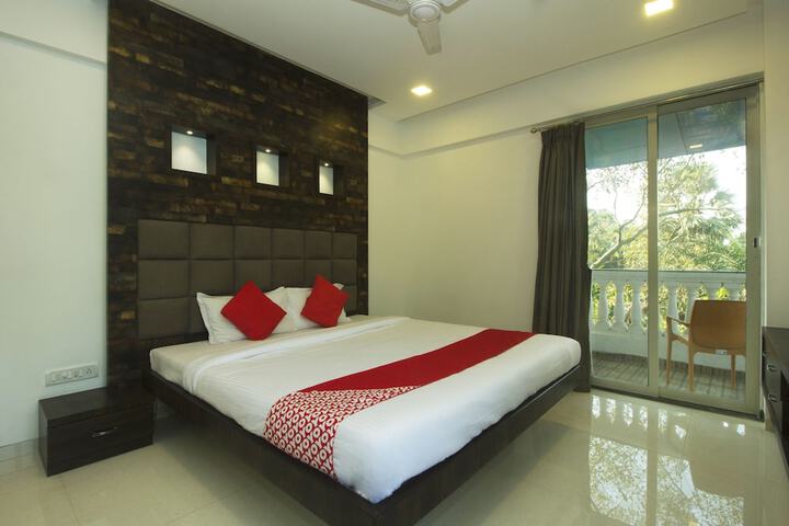 Room 9 of 21