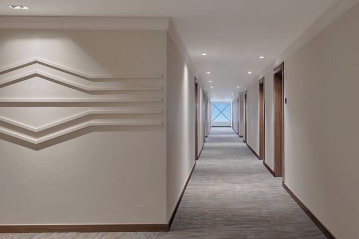 Ballroom/Hall 25 of 31