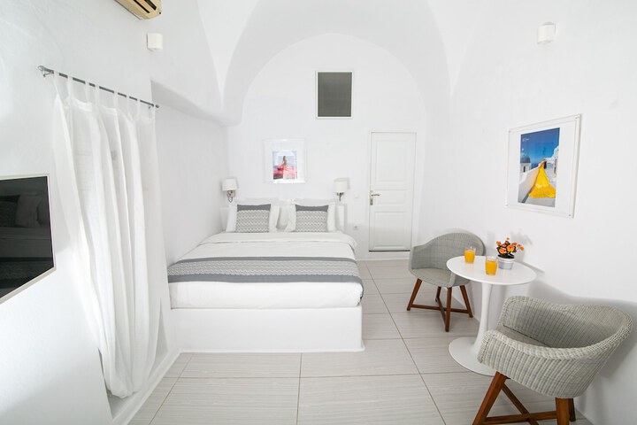 Room 2 of 52