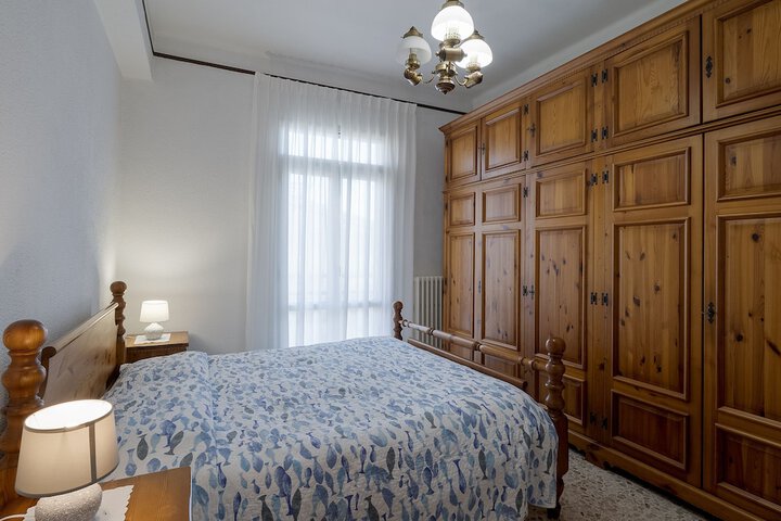 Room 13 of 53
